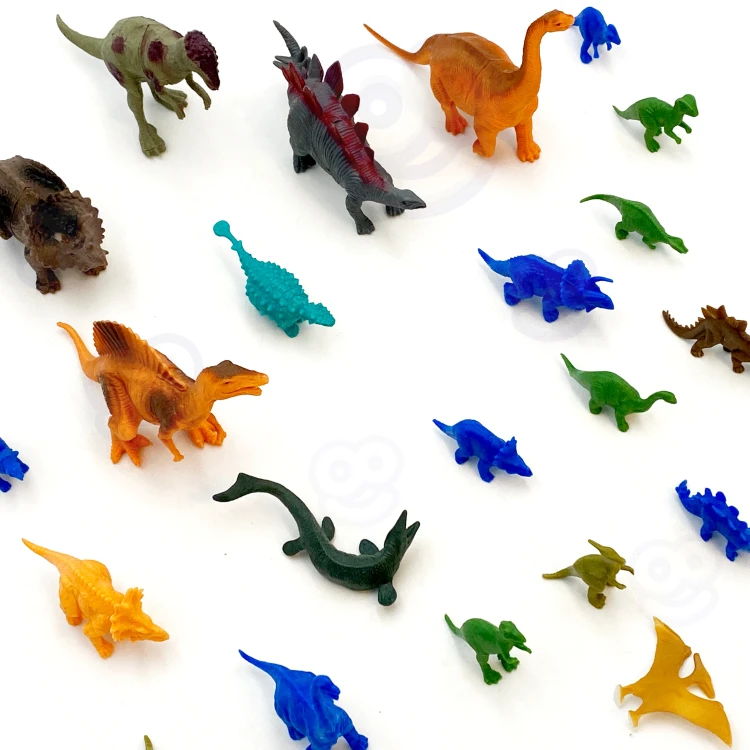 Spód i detale formy plastikowej figurki dinozaura z zestawu 34 szt. WOOPIE — tekstura oraz łączenia