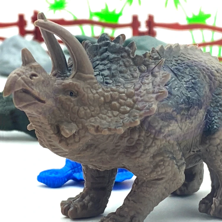 Detal pancerza i zębów modelu dinozaura — wysokie odwzorowanie szczegółów w figurce WOOPIE