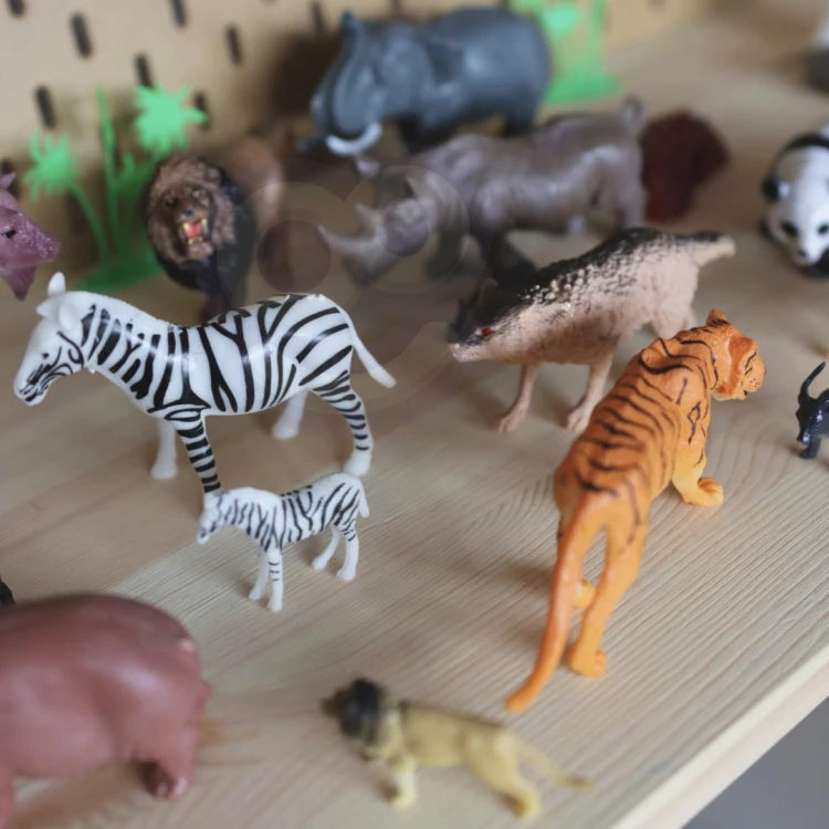 Zestaw figurki zwierzęta WOOPIE — fragment pokazujący bogactwo gatunków w komplecie XXL 58 szt.
