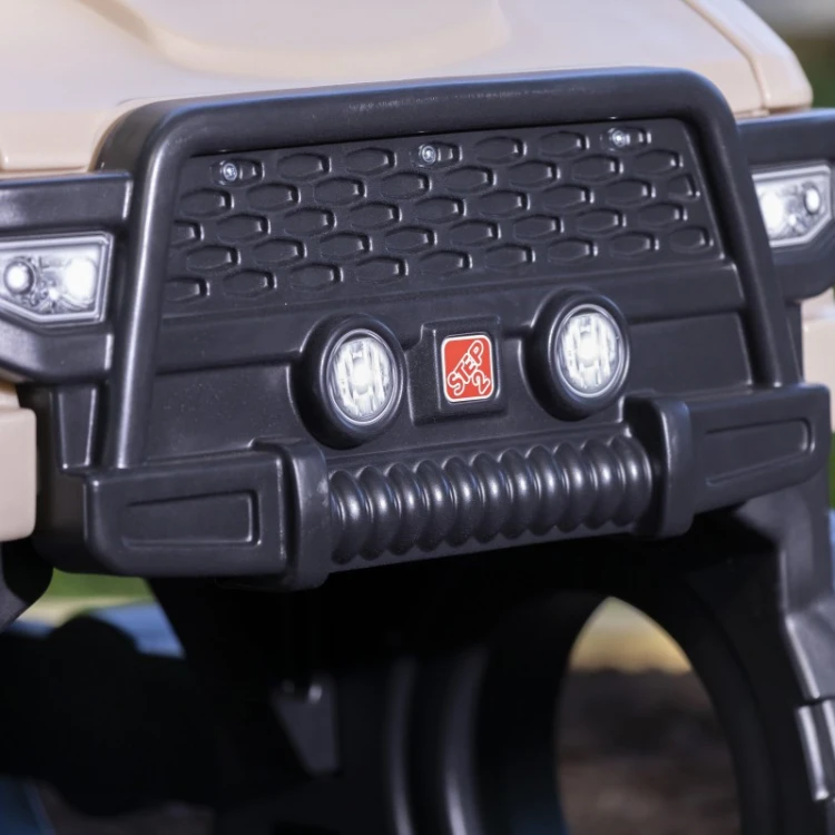 Dolna część zjeżdżalni STEP2 Safari Truck — zakończenie ślizgu z zaokrąglonym wyjściem dla bezpieczeństwa