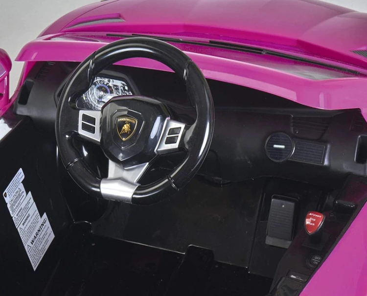 Profil boczny FEBER Lamborghini Aventador Pink — widoczne linie nadwozia i otwarta bryła drzwi