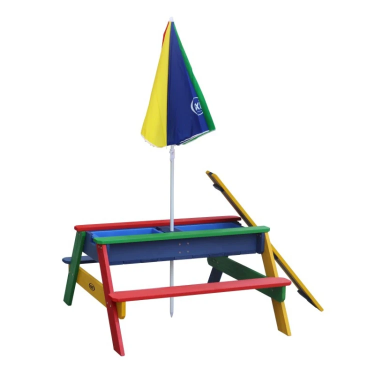 Detal mocowania parasola w stole AXI — widoczny otwór i element osadzenia parasola na środku blatu