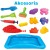 Basen wypełniony piaskiem kinetycznym z foremeczkami — zestaw WOOPIE ustawiony na trawie, gotowy do zabawy