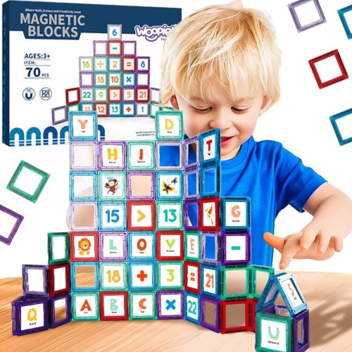 Przestrzenne klocki magnetyczne WOOPIE 70 elementów — komplet do nauki liczb rozłożony na stole