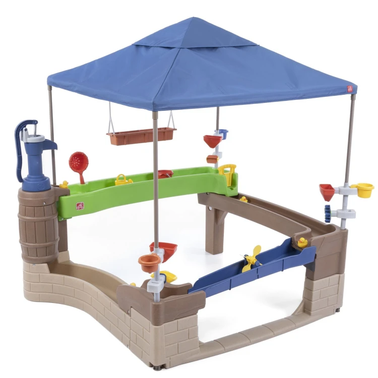 Kompozycja kolorów i ergonomiczne kształty stanowisk do zabawy wodnej w Pump &amp; Splash STEP2