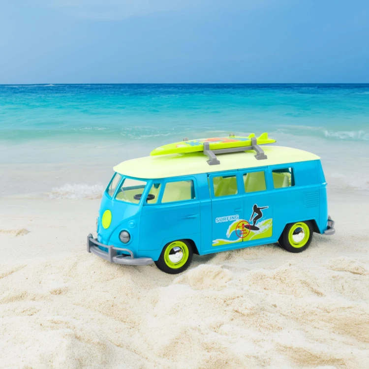 Tylna część Bus Surfing WOOPIE — podświetlone tylne lampy, zderzak i detale nadwozia w czerwonym malowaniu