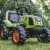Falk traktor na pedały — przedstawienie przyczepy z boku, pokazane mocowanie i przestrzeń ładunkowa