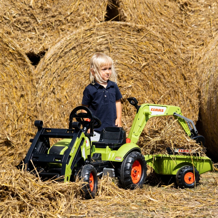 Detal łyżki do kopania — zbliżenie łyżki i mocowań w modelu FALK CLAAS Arion, widoczna powierzchnia