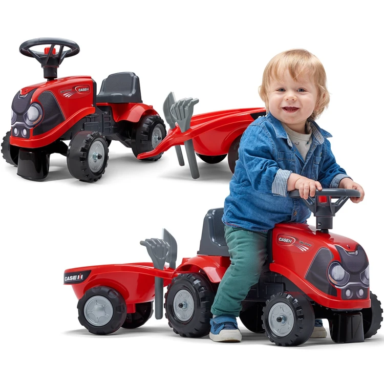 Emblemat Baby Case IH na masce traktorka — zbliżenie na logo i czerwony lakier jeździka marki FALK