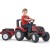 Traktor na pedały FALK Valtra S4 bordowy z przyczepą — perspektywa 3/4 pokazująca cały zestaw