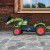 Przyczepa w kolorze zielonym od traktor Claas Falk — zbliżenie na zaczep i przestrzeń ładunkową