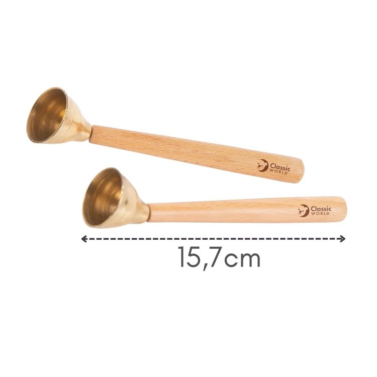 Dziecko gra na dzwoneczkach Touch Bells CLASSIC WORLD EDU — instrument muzyczny ustawiony na stole w domu