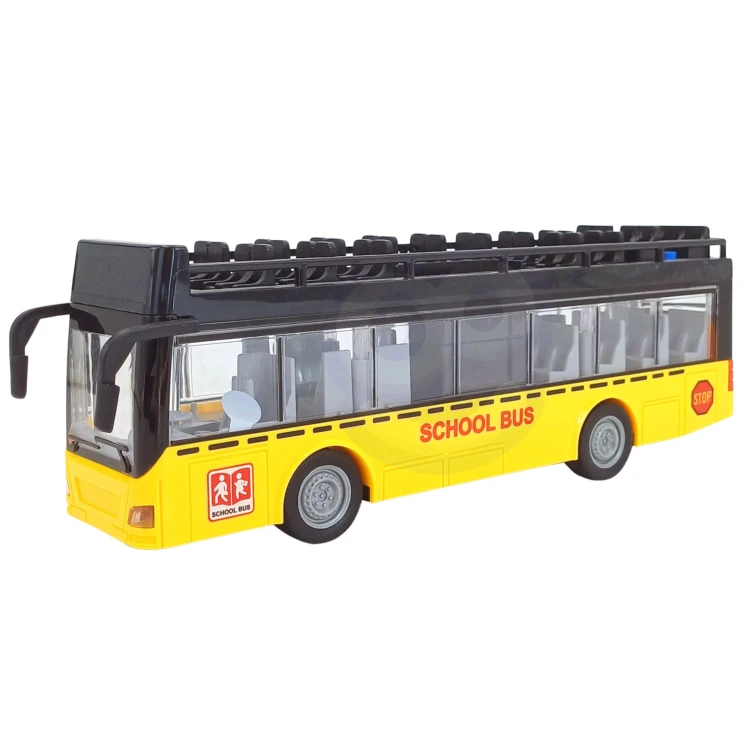 Logo marki i tabliczka WOOPIE 48 — zbliżenie oznaczeń producenta i modelu na burcie autobusu