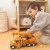 Zbliżenie na ruchomy hak dźwigu WOOPIE — detal mechanizmu i linia zawieszenia widoczne