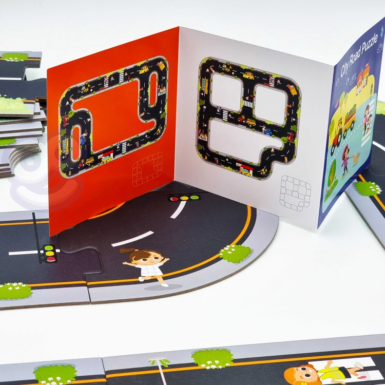Spód jednego elementu — widoczne łączenia i kształt wycięć puzzli Droga Puzzle marki WOOPIE.