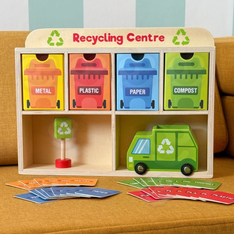 Zbliżenie na mechanizmy i ruchome części w centrum recyklingu TOOKY TOY — staranne wykonanie detali