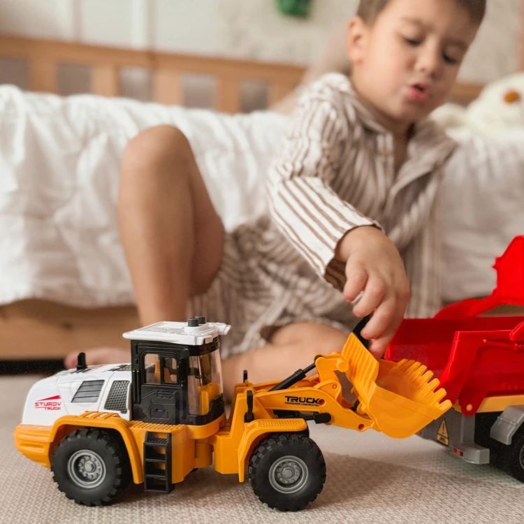 Panel sterowania i przyciski modelu WOOPIE 1:16 — elementy aktywujące dźwięk i światło