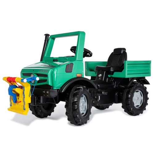 Zbliżenie na przód RollyUnimog - detal kabiny, kierownica i realistyczne przednie światła Mercedes-Benz