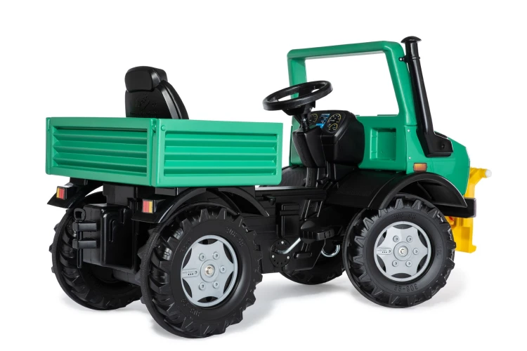 Wnętrze kabiny Rolly Toys, siedzisko kierowcy, pedały i ergonomiczna kierownica w modelu RollyUnimog