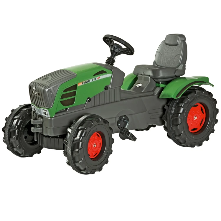 Traktor Fendt Rolly Toys — boczny kadr pokazujący kabinę, kierownicę i masywne tylne koła