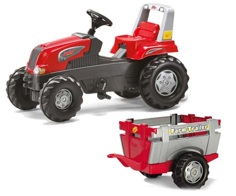 Perspektywa z przodu — maska, grill i przednie koła traktora Rolly Toys RollyJunior RT w detalu