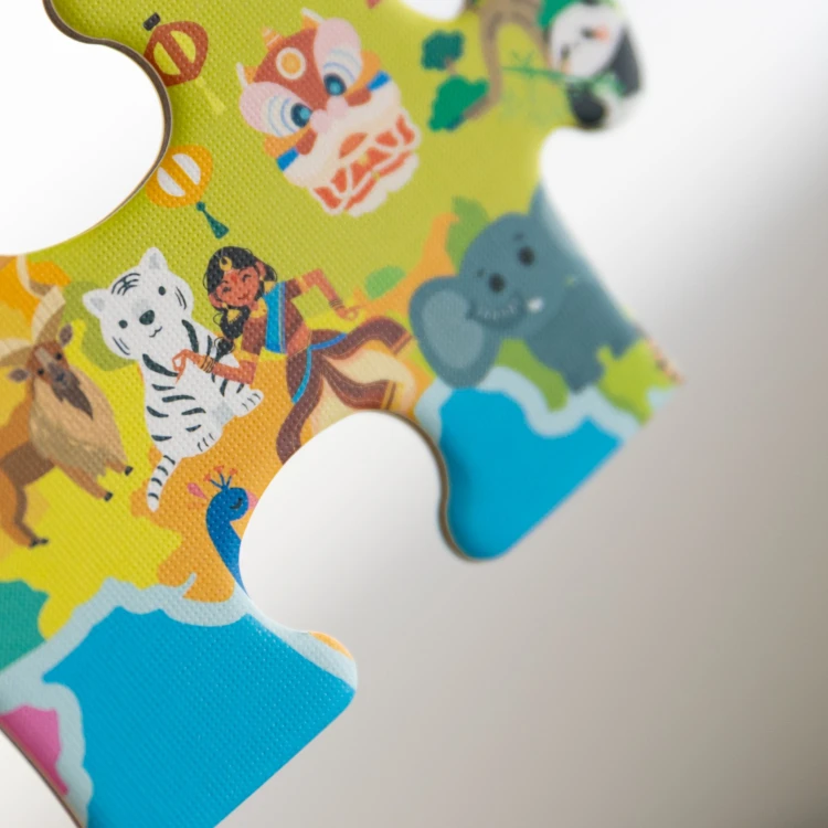 Detal puzzla CLASSIC WORLD — zbliżenie na łączenia, fakturę powierzchni i dokładność pasowania