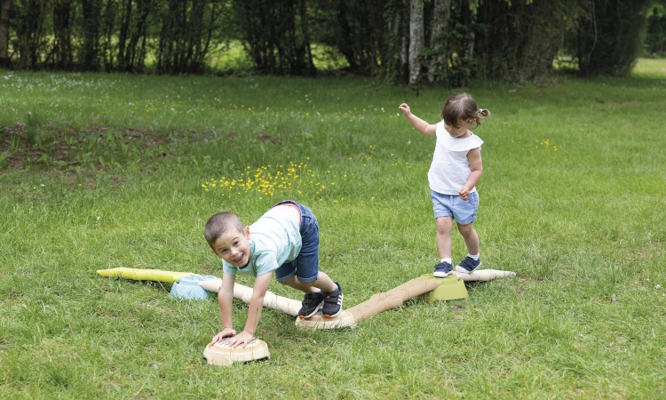 Smoby Równoważnia — zdjęcie ukazujące całą długość toru i proporcje poszczególnych elementów
