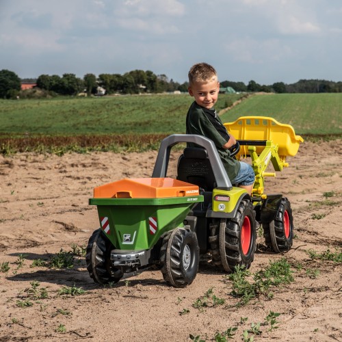 Widok boczny siewnika Rolly Toys rollyStreumax — sylwetka przyczepy z wyraźnymi burtami i ramą.