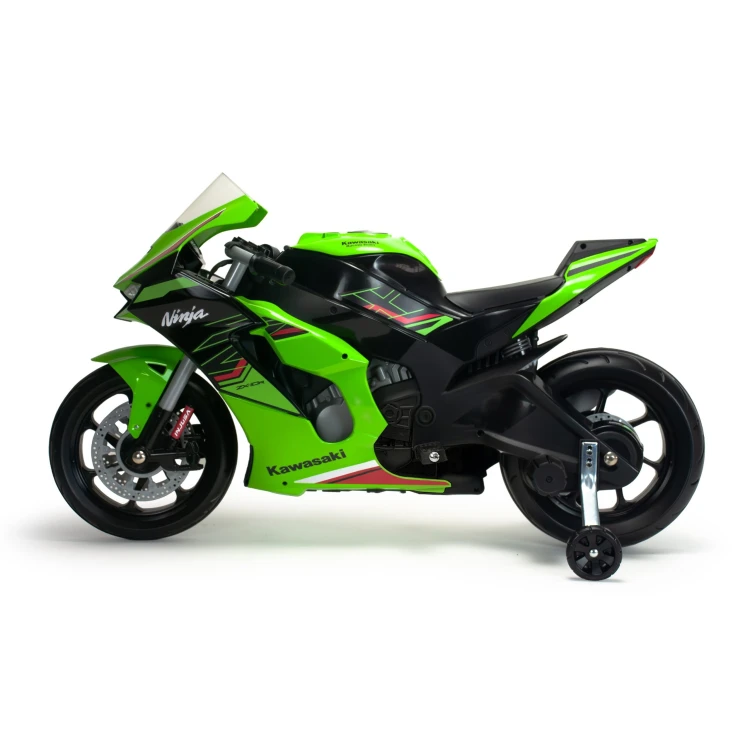 Ujęcie pod kątem niskim motocykla INJUSA Kawasaki Ninja — akcent na linię przedniego zderzaka i błotnik