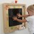 Kątowy widok tablicy MASTERKIDZ — ergonomiczne krawędzie i rozmieszczenie pól reagujących na ciepło