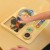 Widok z boku: obrotowe elementy i uchwyty do manipulacji na tablicy montessori MASTERKIDZ