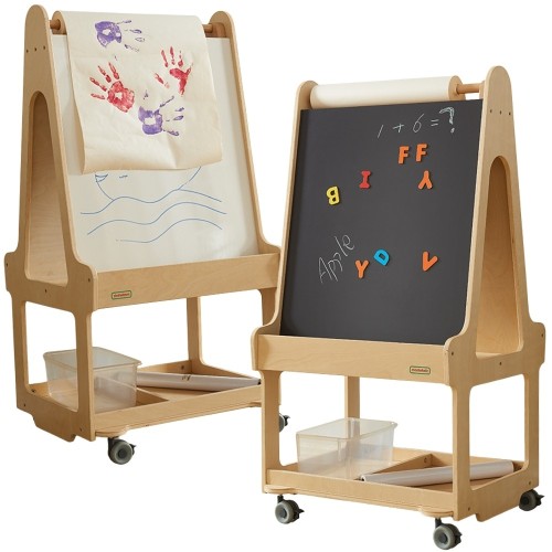 Dwustronna tablica sucha MASTERKIDZ 55 na kółkach — sztaluga 3w1 ustawiona w pokoju dziecięcym