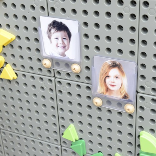 Detale przezroczystej kieszonki MASTERKIDZ — zbliżenie szwów i krawędzi etui na karty
