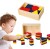 Zbliżenie na drewniane figury geometryczne Viga Toys — różne kształty i starannie wykończone krawędzie