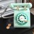 Komplet 4 elementów rozłożony obok siebie - drewniany telefon CLASSIC WORLD pokazany na jasnym tle, czytelny układ części