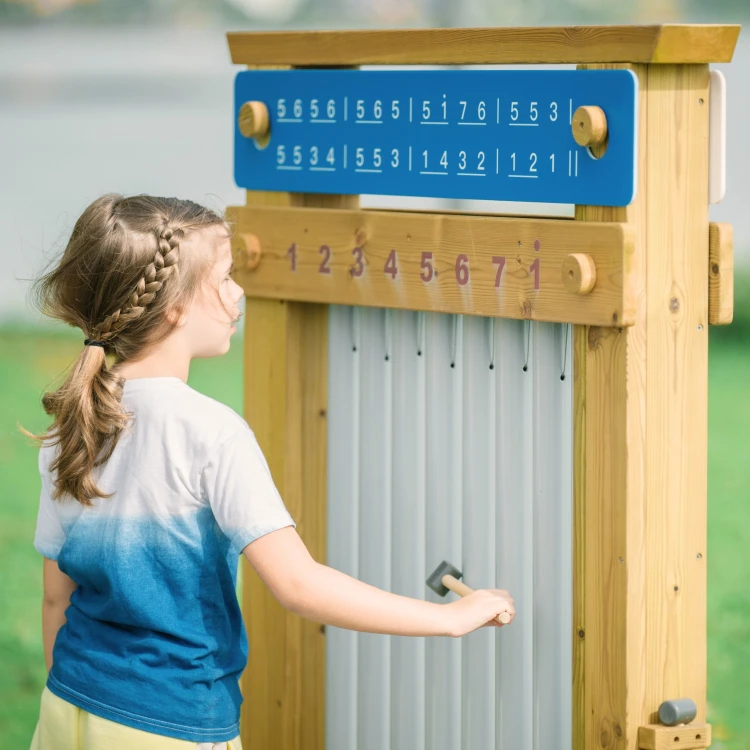 Widok z góry na wielki instrument dzwonki CLASSIC WORLD EDU 91 — kolorowe rzędy płyt dźwiękowych
