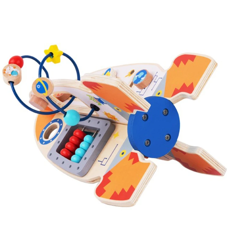 Dziecko bawi się wielofunkcyjną rakietą Tooky Toy — rozwój zręczności i zabawowa nauka w praktycznym zastosowaniu