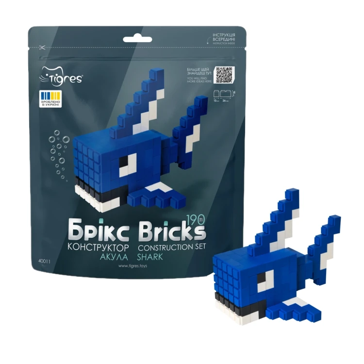 Zbliżenie na zbudowany model rekina z zestawu Bricks Rekin, pokazujące detal i biało‑niebieską kolorystykę elementów