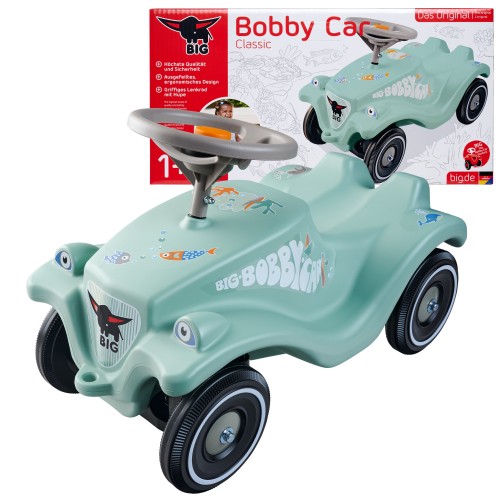 BIG Bobby Car Classic Green Sea 54 — widok trzech czwartych ukazujący kształt i ergonomiczne siedzisko jeździka