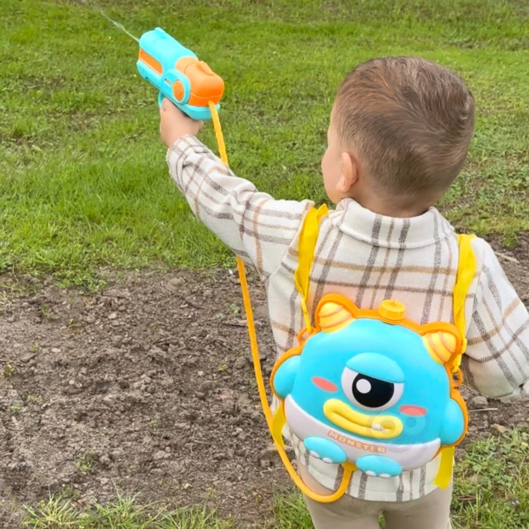 Widok boczny pistoletu WOOPIE — kształt spustu, pokrętła i kolorystyka zestawu UFO MONSTER