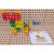 Zbliżenie klocków do paneli — geometryczne elementy MASTERKIDZ 260 el., detale kształtów i kolorystyka