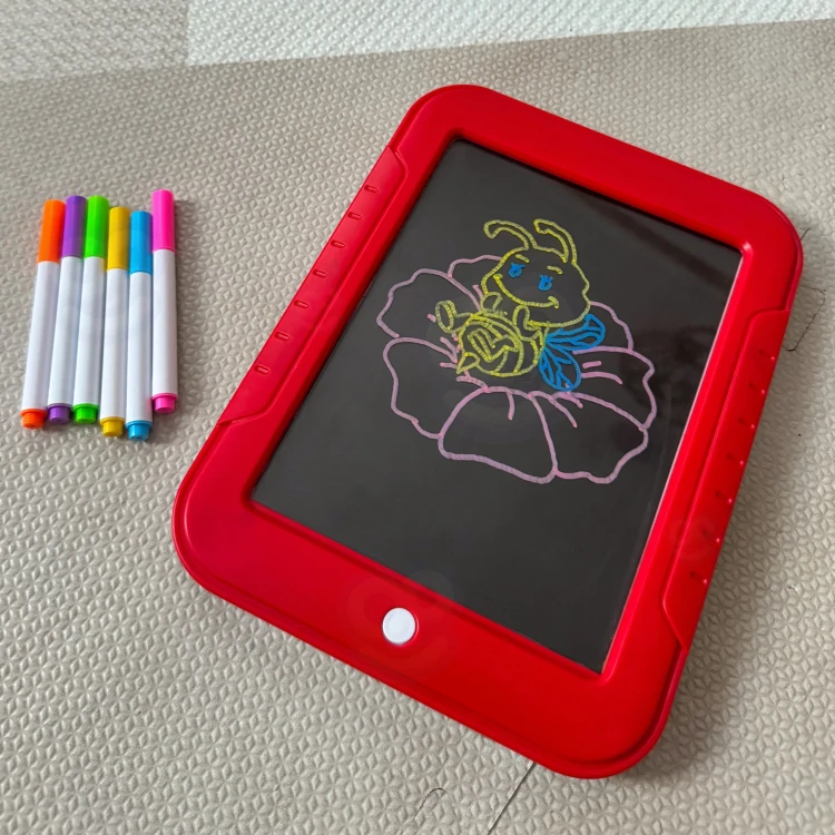 Detal krawędzi ekranu Magicznego tabletu WOOPIE — wyraźne podświetlenie i kontrast neonowych barw w zbliżeniu