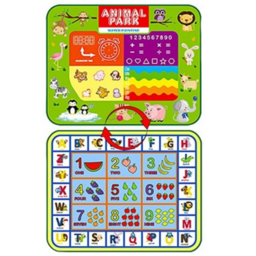 Zbliżenie na pociągnięcia pędzla tworzące kolorowe kontury na macie wodnej WOOPIE z zwierzętami