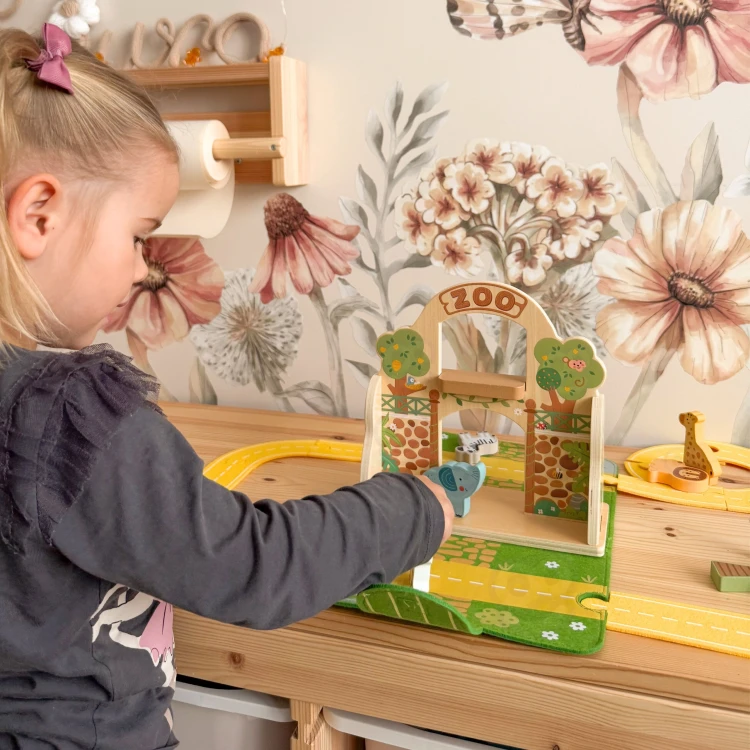 Profil torby z uchwytem i zapięciem — przenośny zestaw Mini ZOO marki TOOKY TOY przygotowany do zabierania