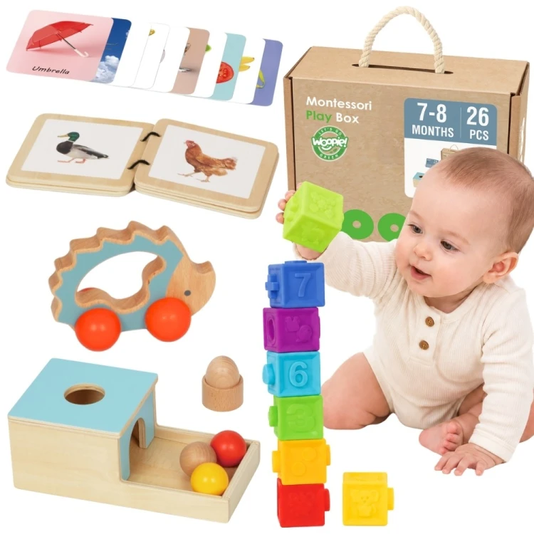 Pudełko edukacyjne WOOPIE GREEN Box XXL 6w1 — otwarte, widoczne elementy Montessori i sensoryczne