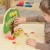 Drewniane Drzewo Jabłkowe MASTERKIDZ — scena zabawy, dziecko układa i liczy jabłka na gałęziach