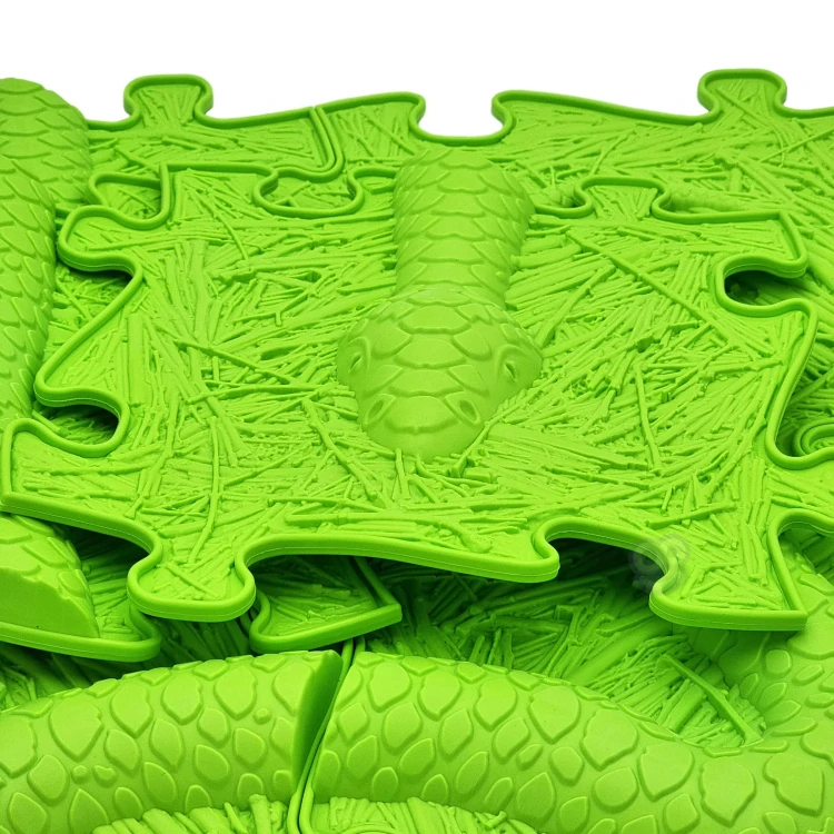 Połączone 6 elementów Puzzle Wąż WOOPIE — widok z góry pokazujący kształt całości