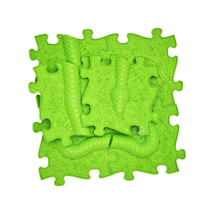 Rolowanie maty WOOPIE — pokaz składania i transportu elementów Puzzle Wąż w zielonym kolorze