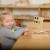 Rozłożone 12 elementów Zgaduj Dotykiem Montessori — materiały o różnych fakturach gotowe do ćwiczeń dotykowych