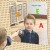 Lustro magnetyczne MASTERKIDZ przyczepione do tablicy STEM — widok z boku, zastosowanie edukacyjne